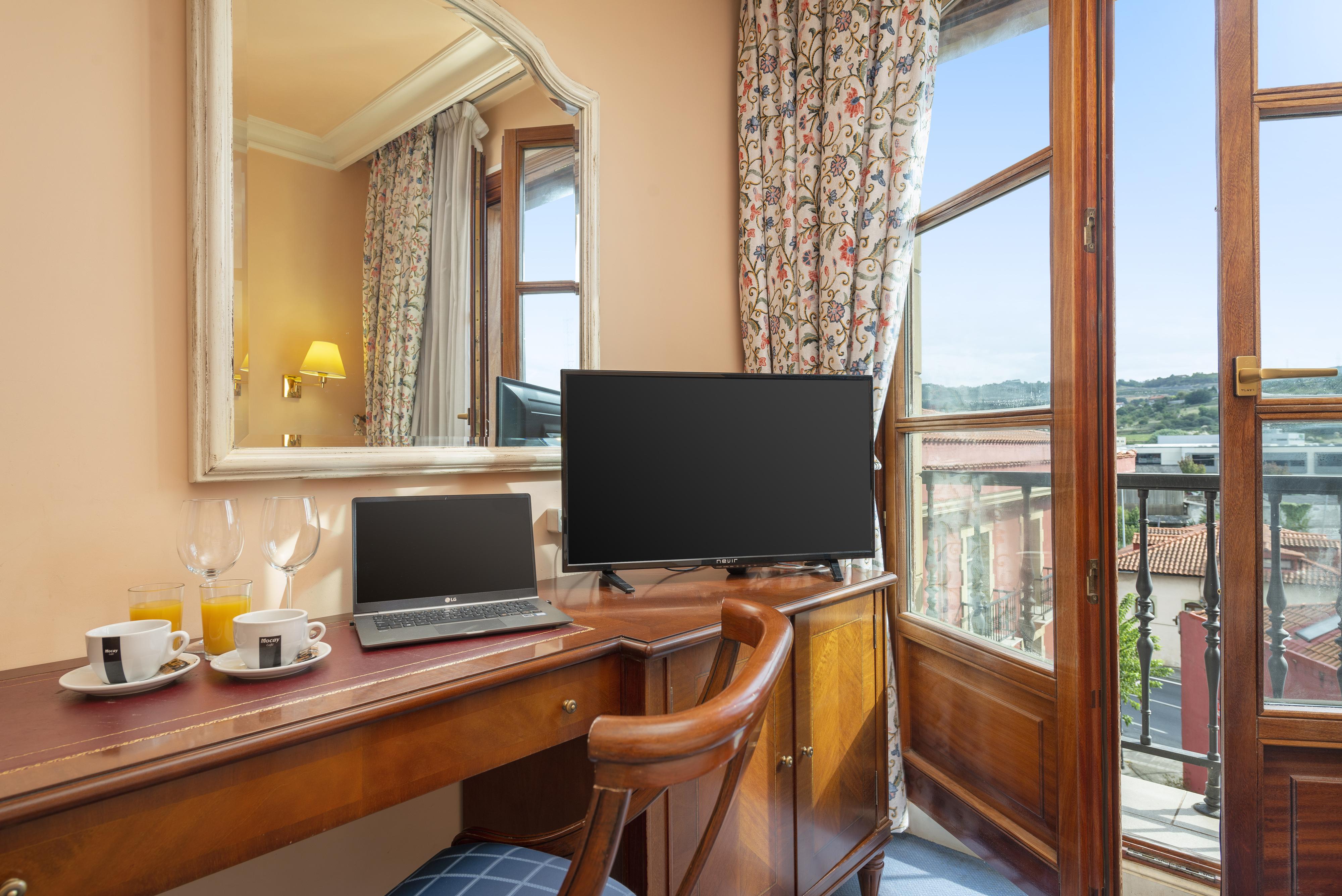 Tryp Bilbao Sondika Hotel Екстер'єр фото