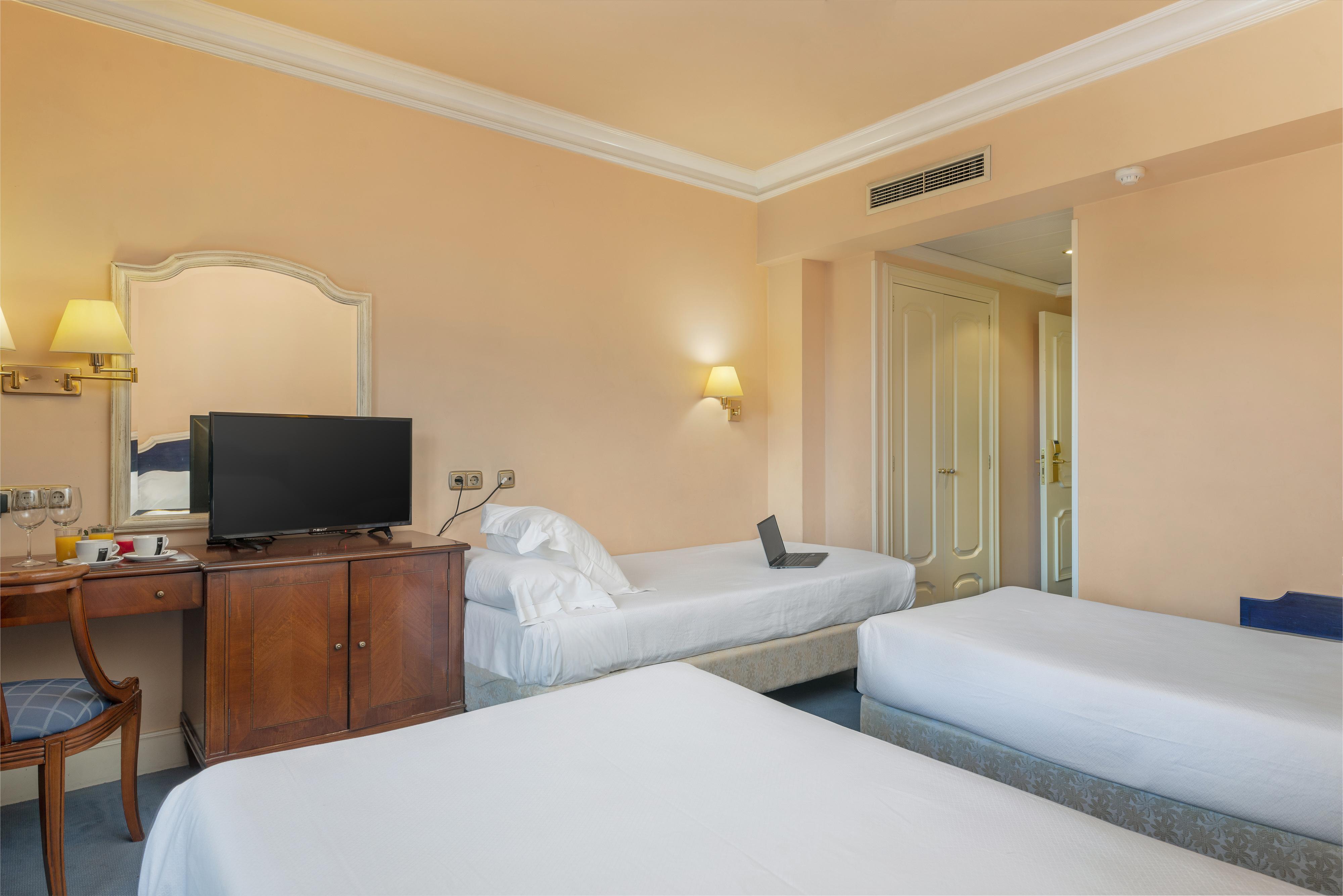 Tryp Bilbao Sondika Hotel Екстер'єр фото