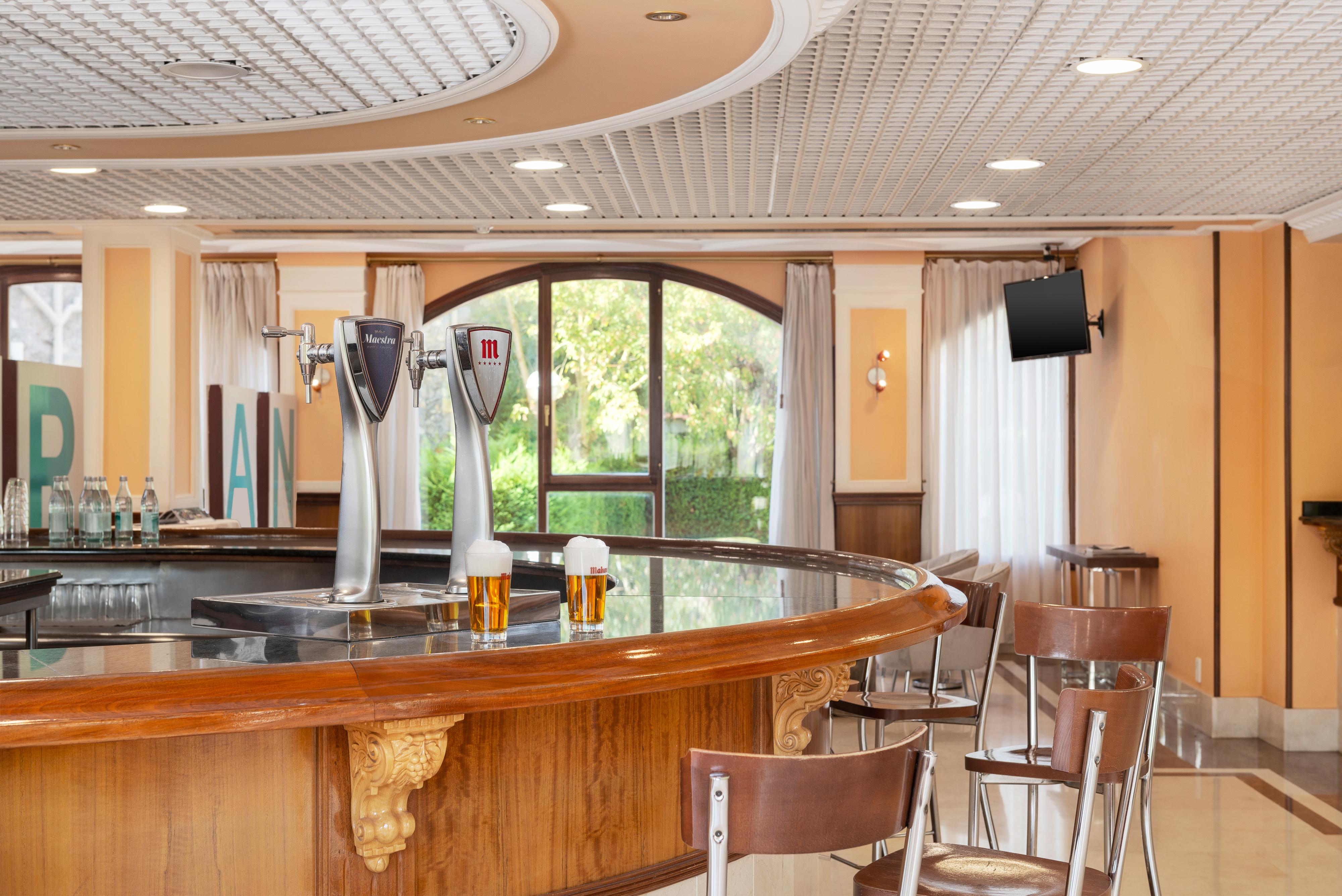 Tryp Bilbao Sondika Hotel Екстер'єр фото