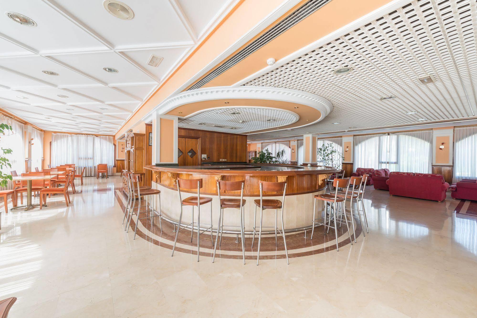 Tryp Bilbao Sondika Hotel Екстер'єр фото