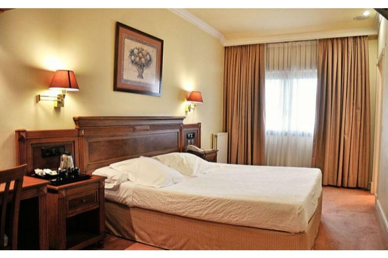 Tryp Bilbao Sondika Hotel Екстер'єр фото